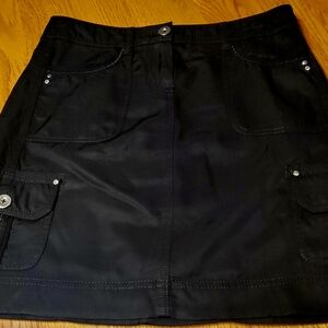 Classic Cargo "mini" Skirt in deep black!
